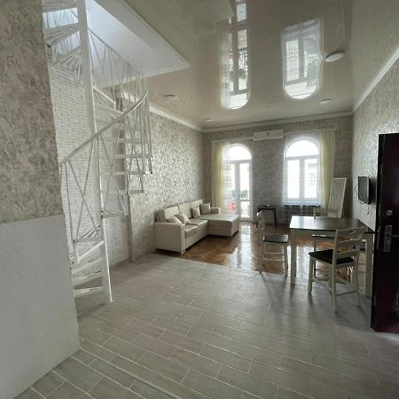 Центр Города Батуми Apartment Rustaveli 13 Exterior foto